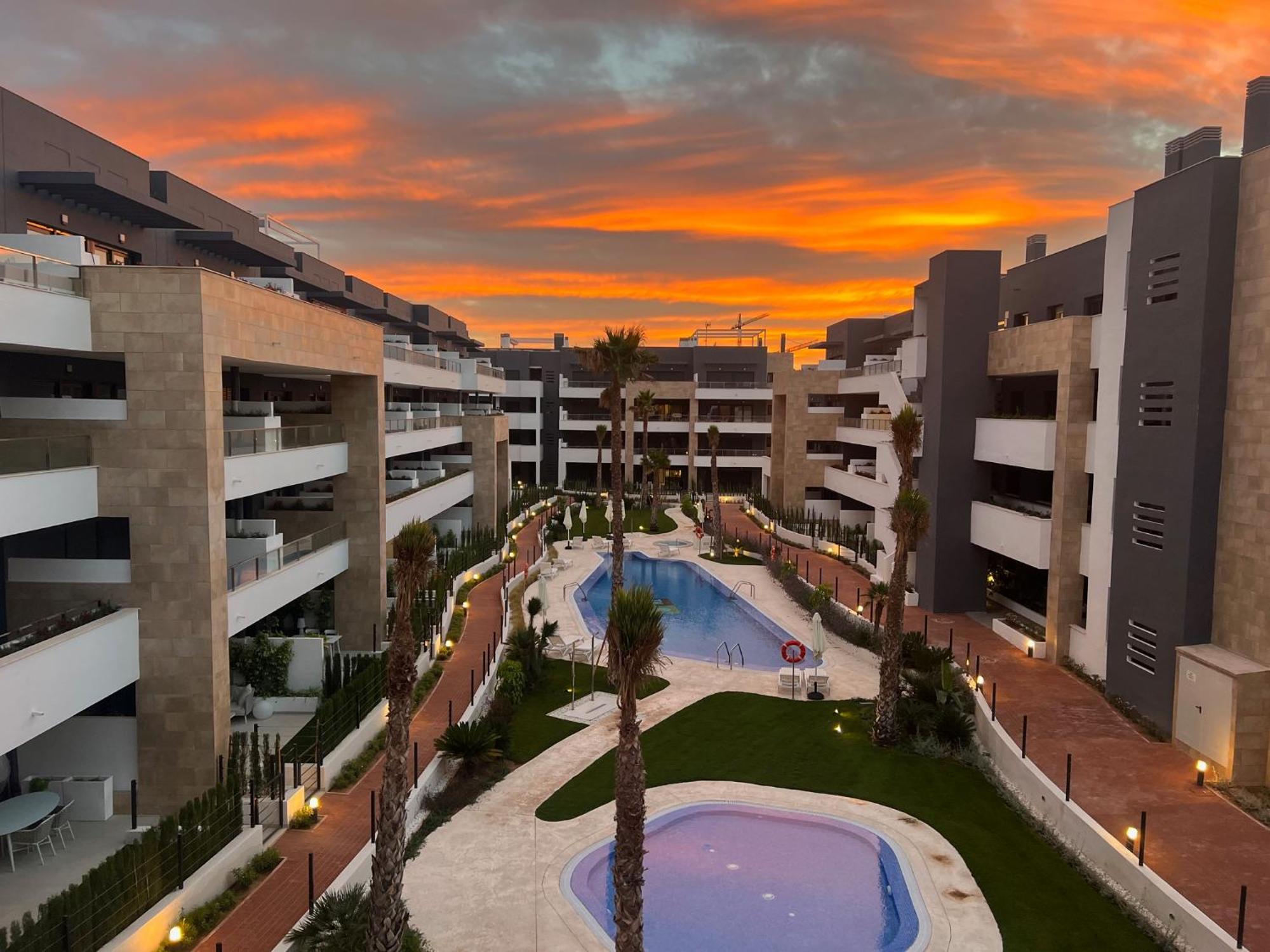 New - Flamenca Village - Fantastic Location! أوريويلا المظهر الخارجي الصورة